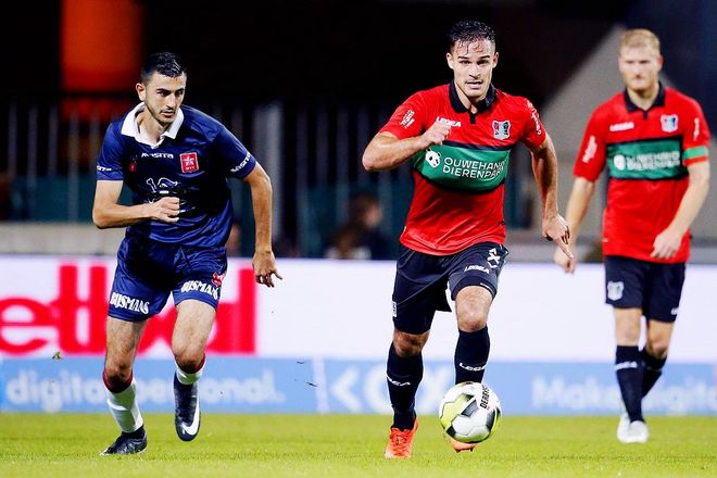 盖和篮板终 盖和篮板终