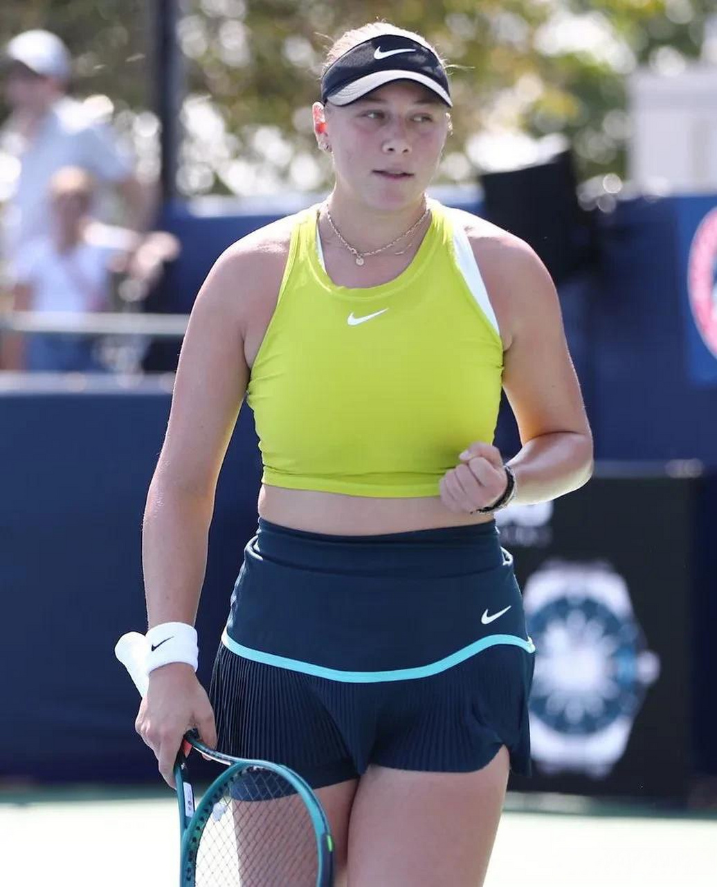 与此同时 与此同时